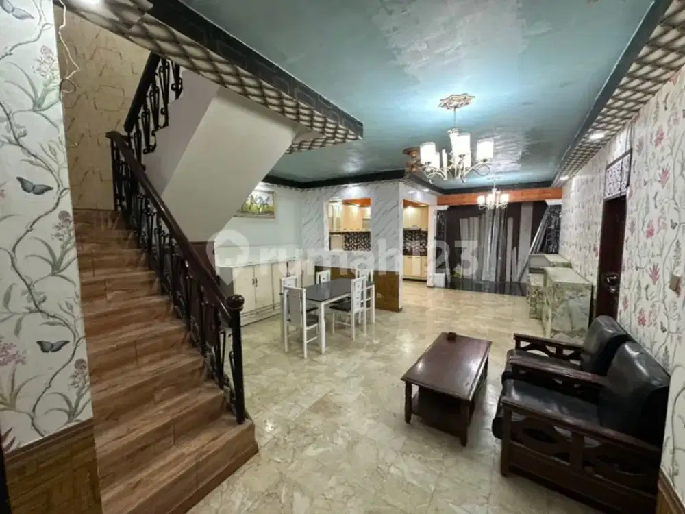 Jual Murah..... di Bawah NJOP.... Rumah5 Kamar di Kelapa Gading