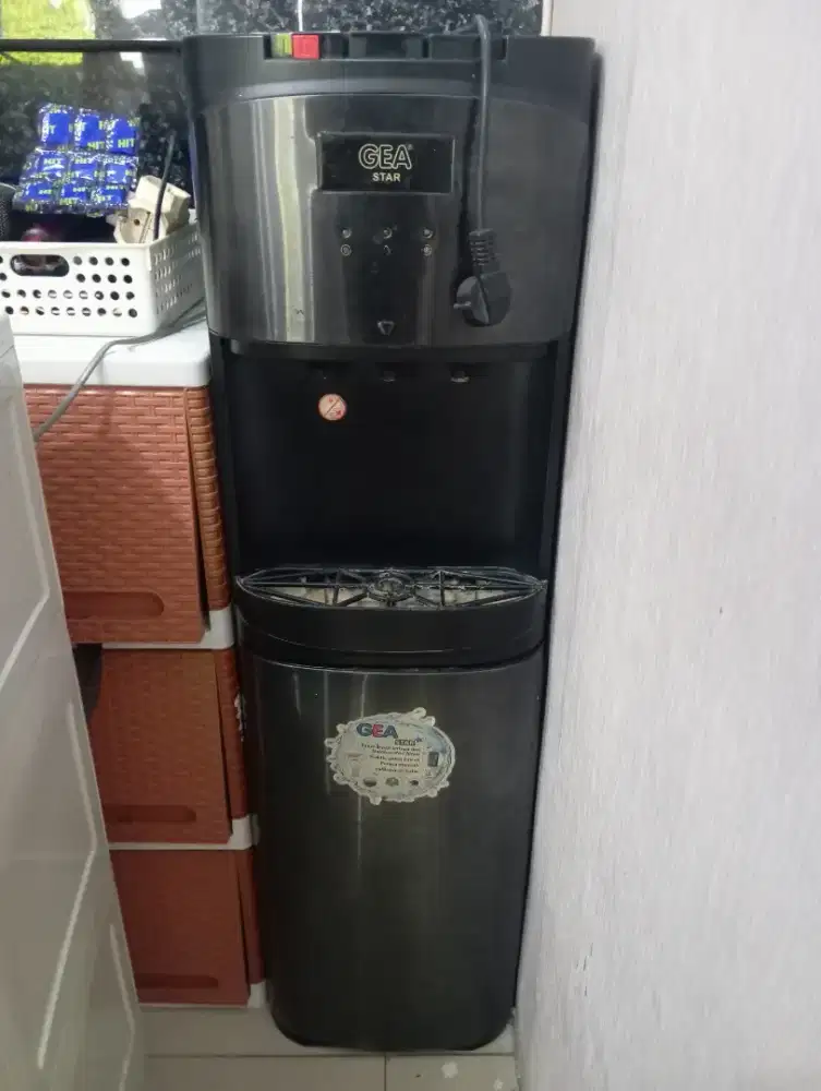 Dispenser Gea Star galon bawah