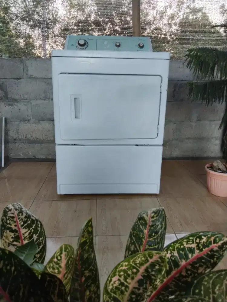 Mesin pengering laundry