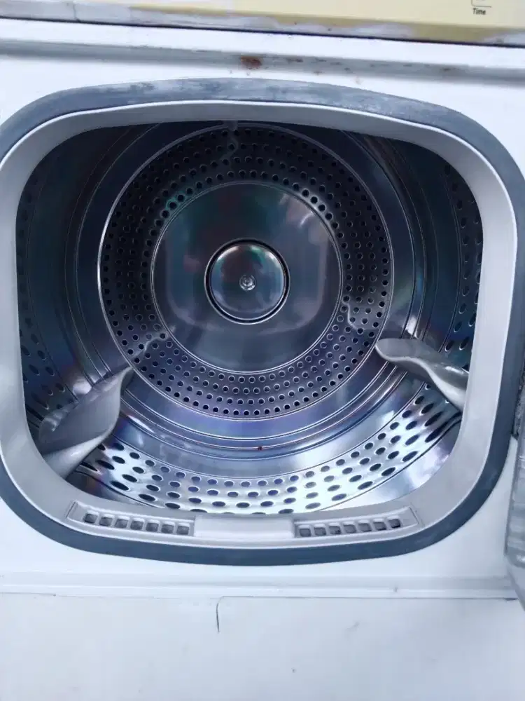 Mesin pengering untuk laundry atau rumahan