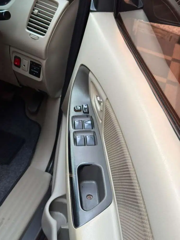 Toyota Kijang Innova 2010 Diesel