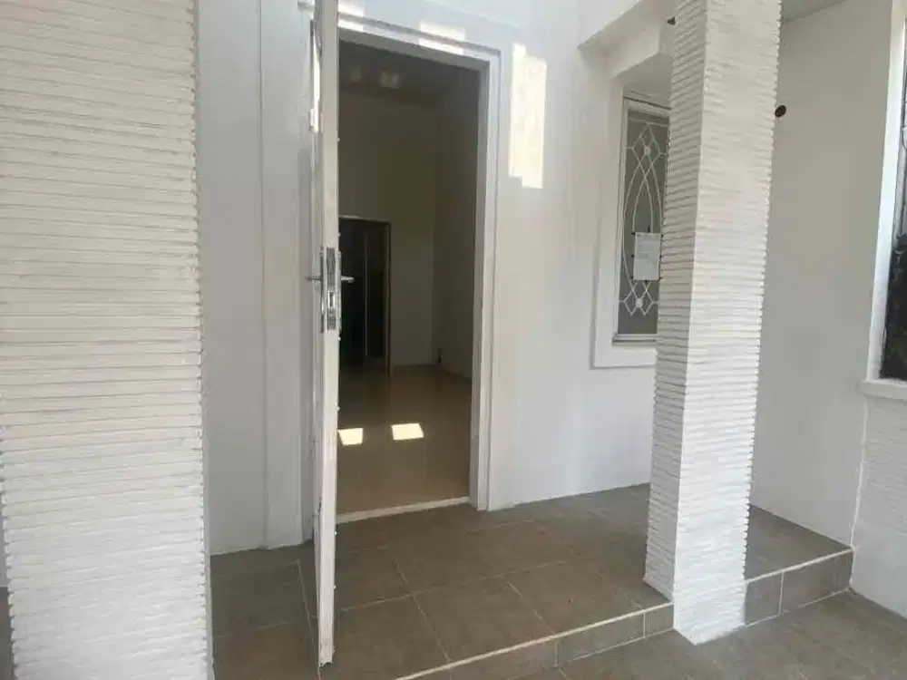 Dijual rumah di Legenda Wisata