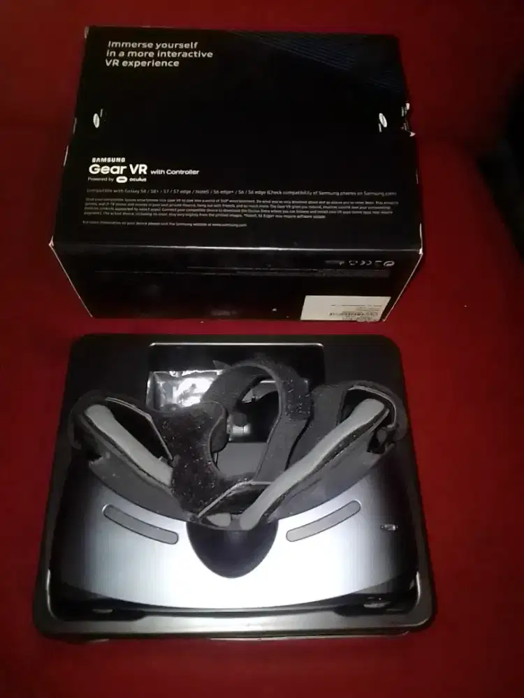 SAMSUNG Gear VRVwith Controller