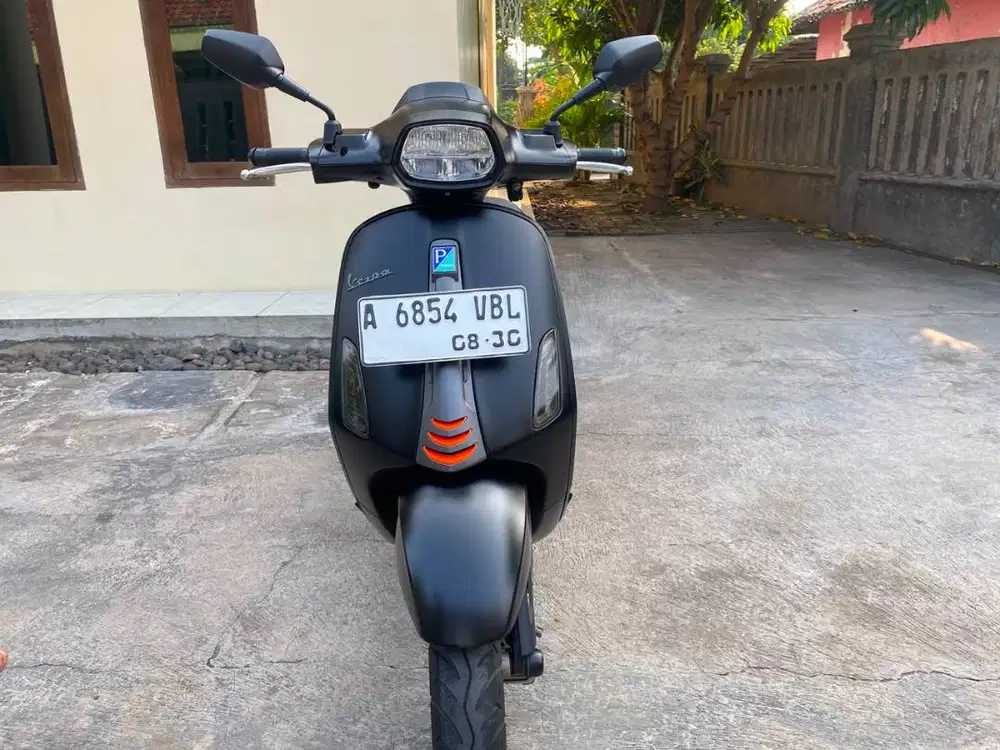 Vespa Sprint S Hitam Tahun 2025 Istimewa