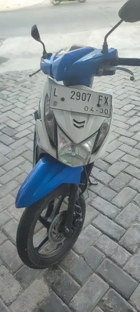 Motor Beat 2015 warna Biru Putih