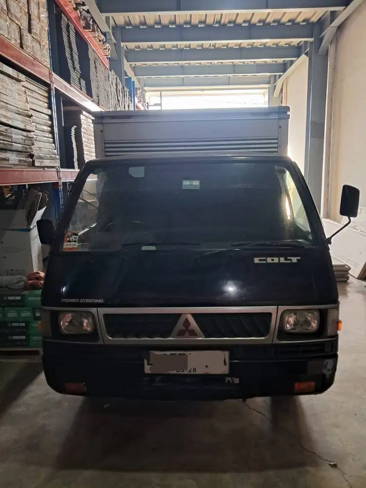 dijual mobil box L300 tahun 2014