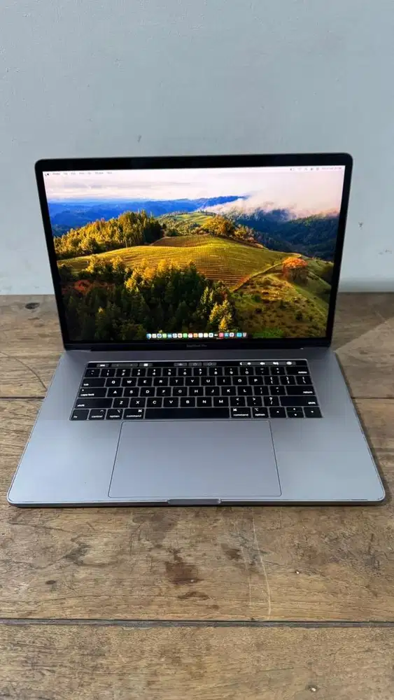 Macbook Pro 15 Inch 2018 i9 32gb/512gb Touchbar