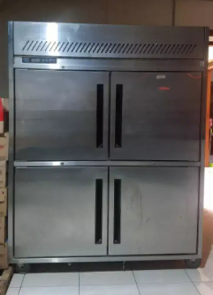 FREEZER GEA STAINLES STANDING