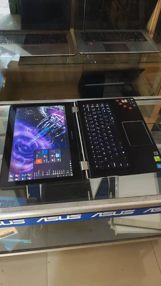 Laptop Lenovo YOGA i7  Touchscreen + Keyboard Nyala + Dual VGA Nvidia