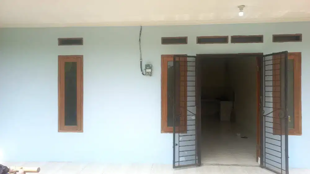 Disewakan Rumah Asri dan Rindang di  jalan jabaru