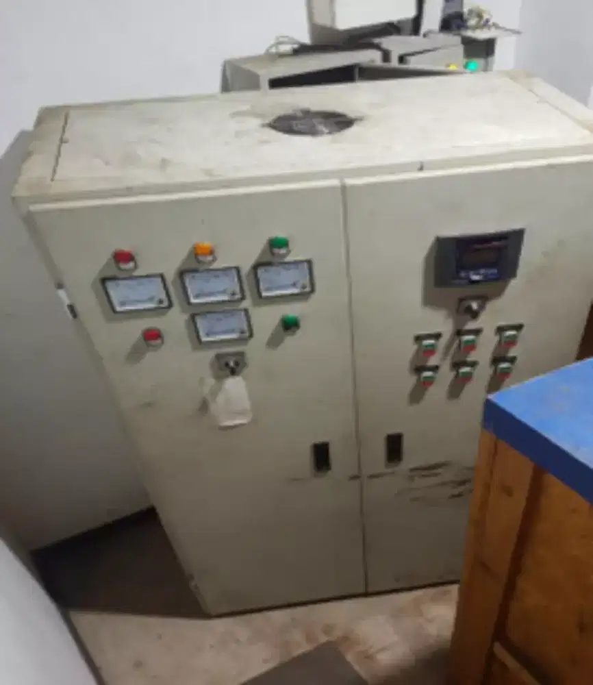 PANEL LISTRIK BESAR