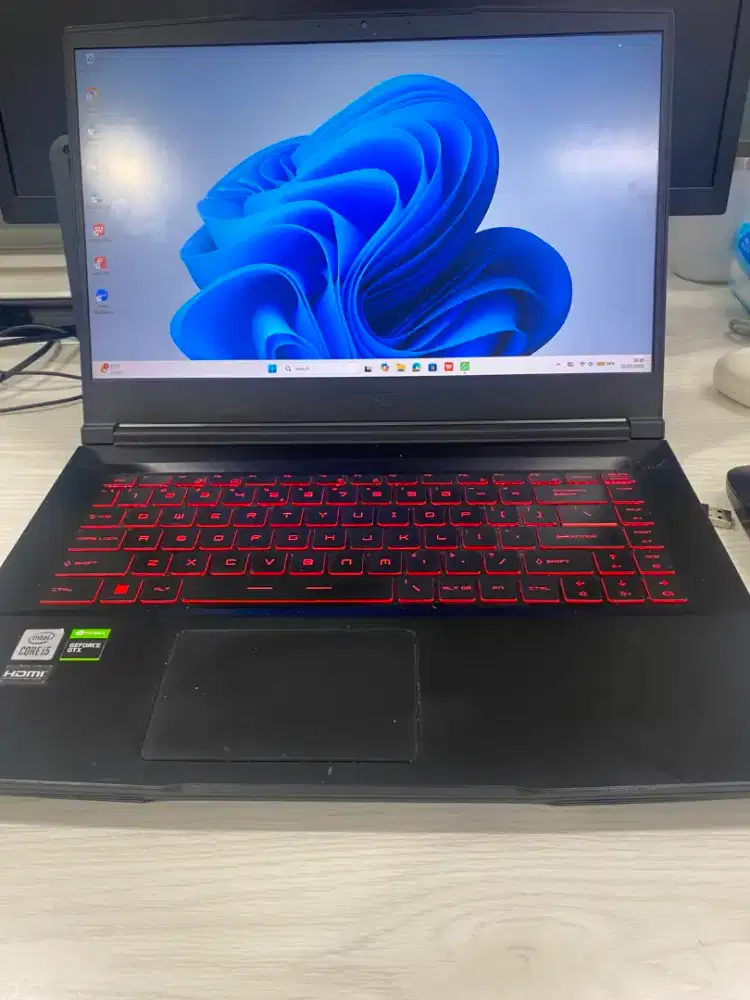 Laptop MSI GF63 Thin 10SC