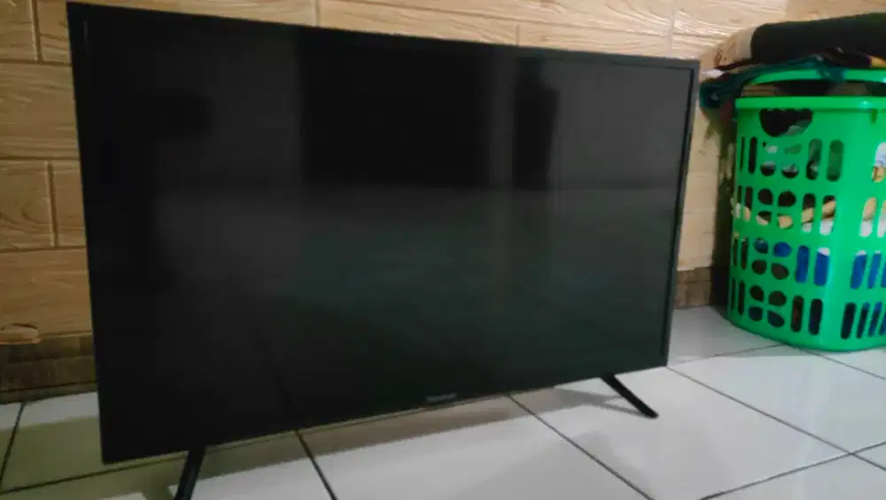Panasonic 32 LED TV Second