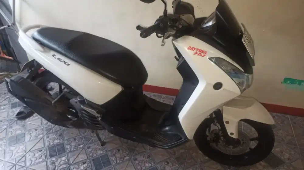Yamaha Lexi putih tahun 2018