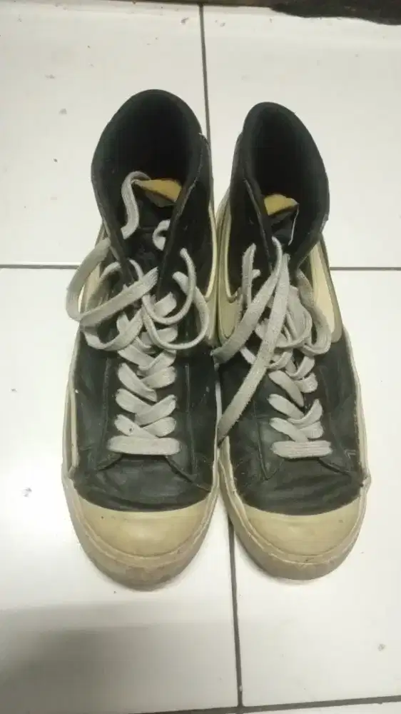 Sepatu second laki laki