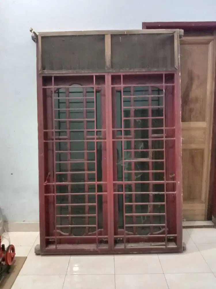 Kusen, daun jendela, jerjak 130 x 150 cm  kayu merbau