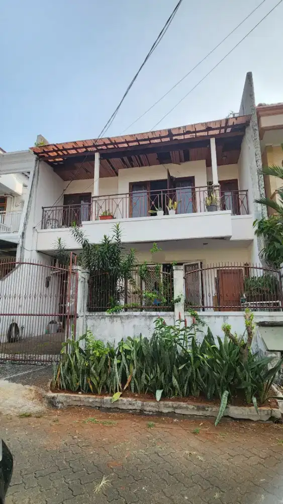 Dijual Rumah 2 Lantai Kedoya Permai Hadap Timur