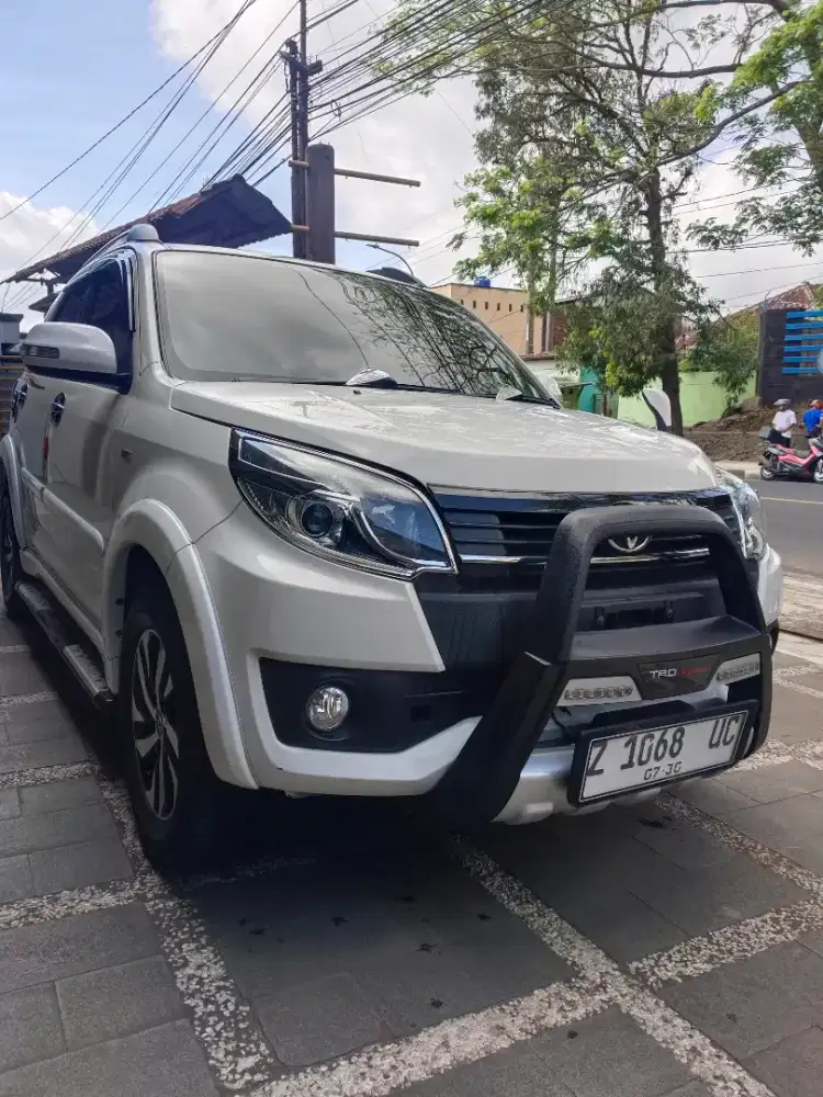 Bismillah numpang jual Toyota Rush TRD metic th 2015.no.Z.putih