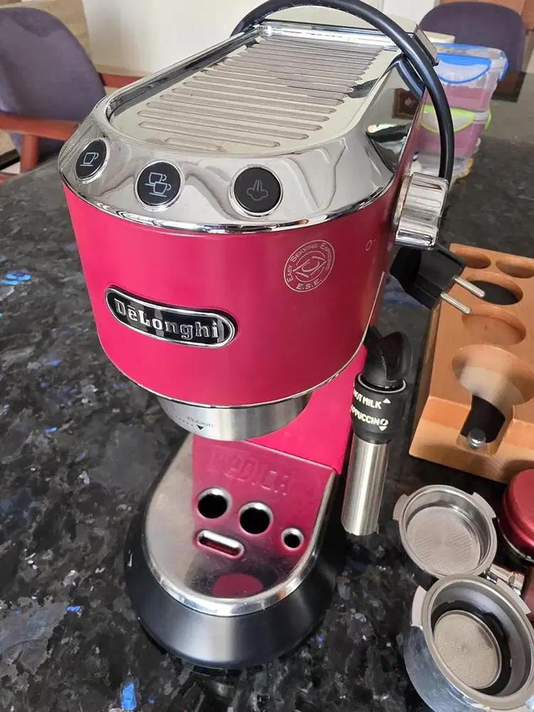 DeLonghi Dedica EC685.R