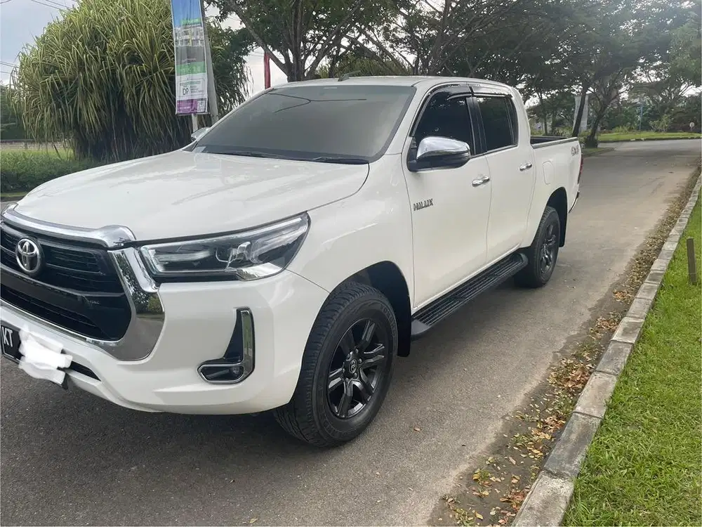Toyota Hilux 2.4 V AT