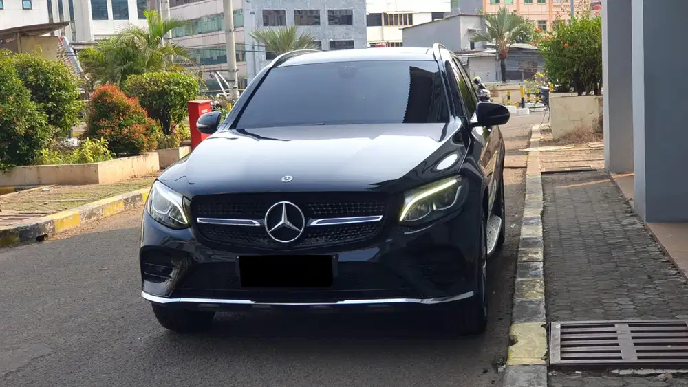 Km 57rb mercedes benz mercy glc200 amg line 2018 hitam