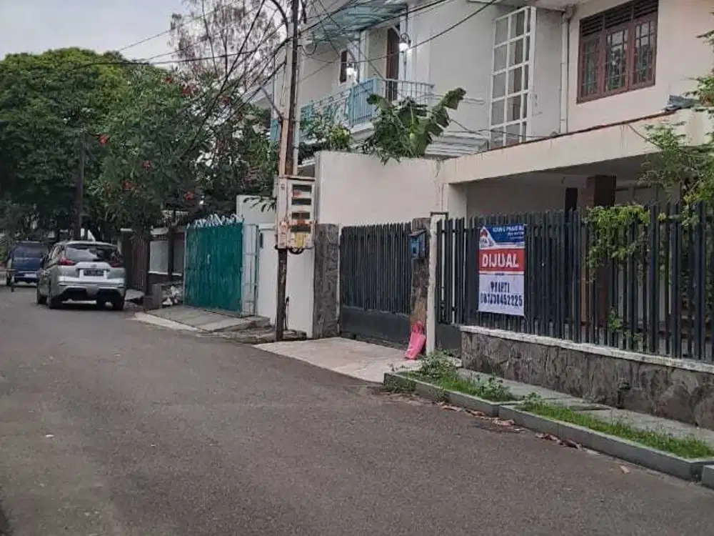 Rumah Besar Rawamangun Harga Bagus 5M nego. Jalan Lebar 3 mobil