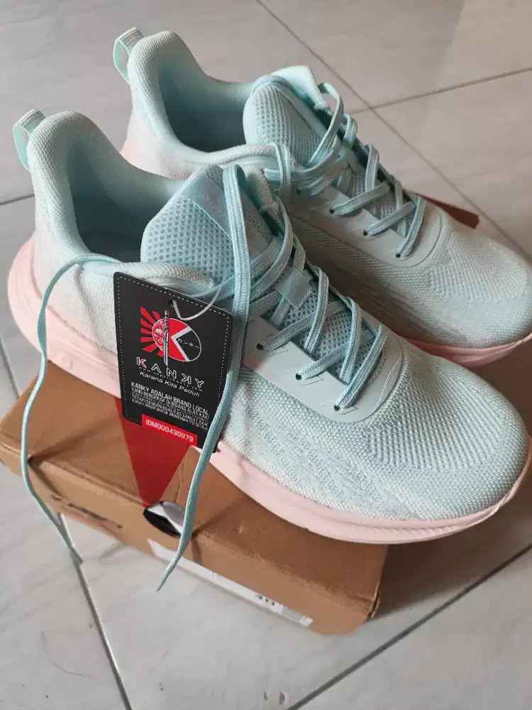 sepatu kanky size 40 dijual aja kondisi baru