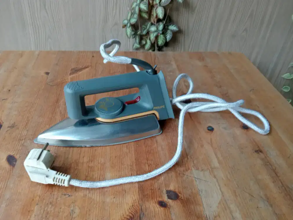 Setrika Philips hd 1172