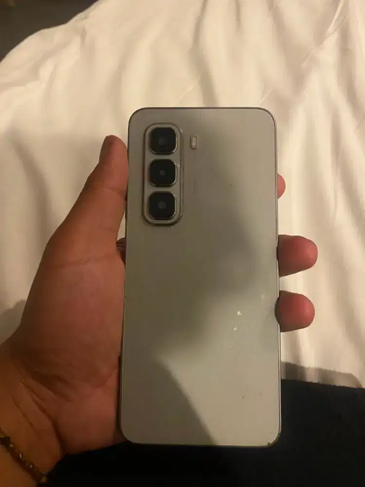 Jual Infinix hot 50 pro, lecet pemakaian selebihnya masih mulus