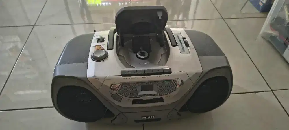Radio philips jadul