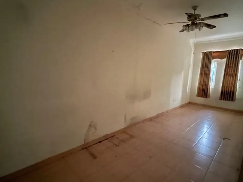 Rumah Villa 2 Lantai Cocok Untuk Usaha Area Tomang Pasar Kemis Tangerang Banten
