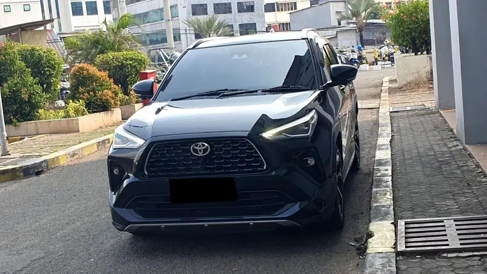 Km 35rb toyota yaris cross gr hybrid cvt tss 2023 hitam