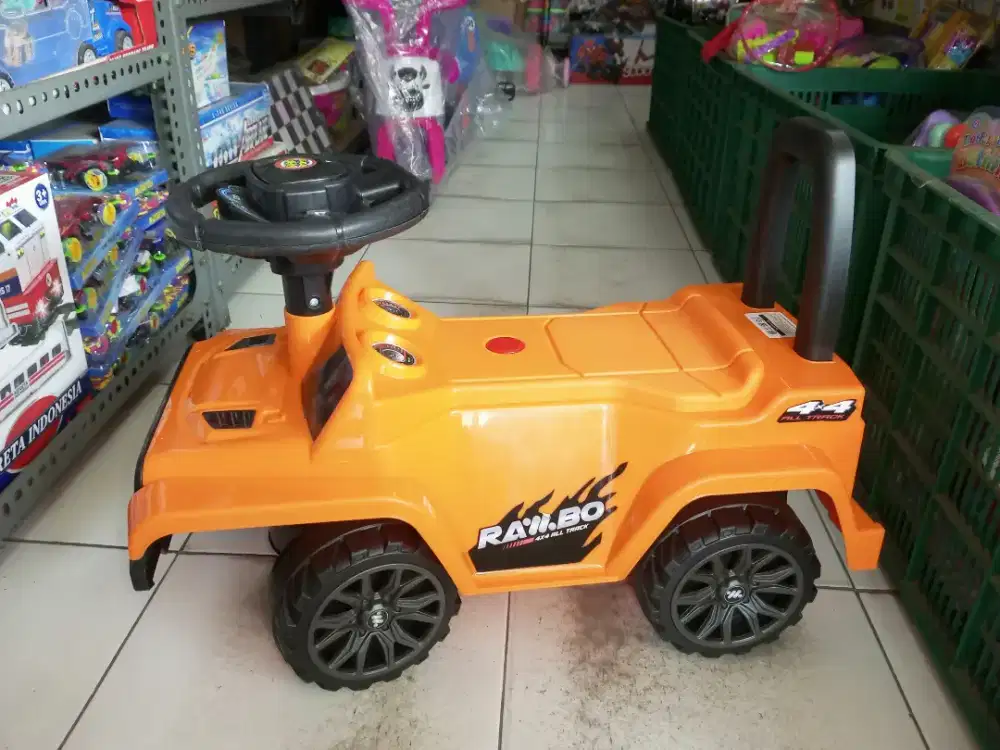Mainan Anak Mobil Naik Rambo Musik