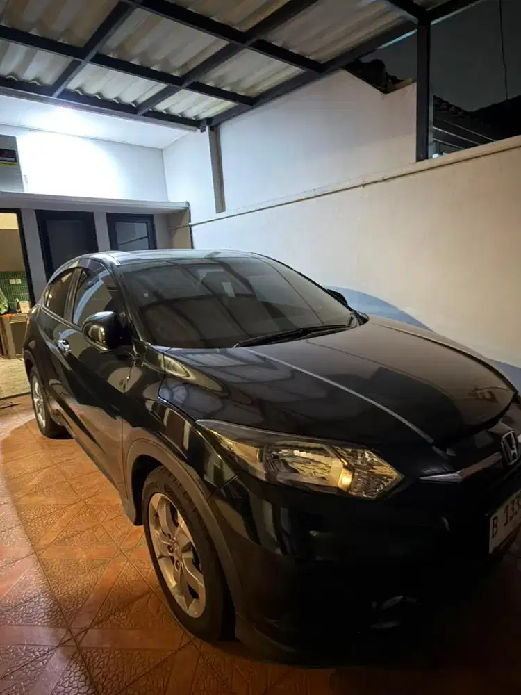 Dijual HRV E 2018 Hitam