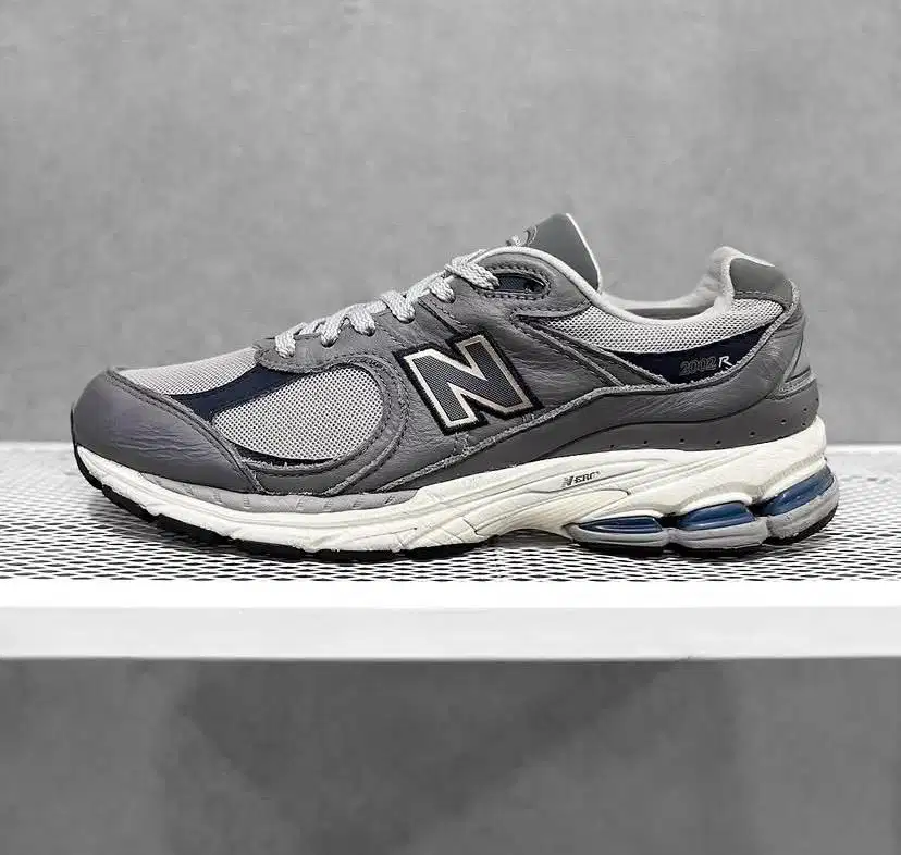 New Balance 2002R castlerock