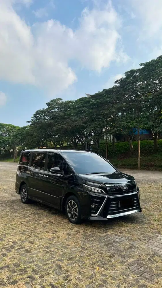 Toyota Voxy A/T 2018