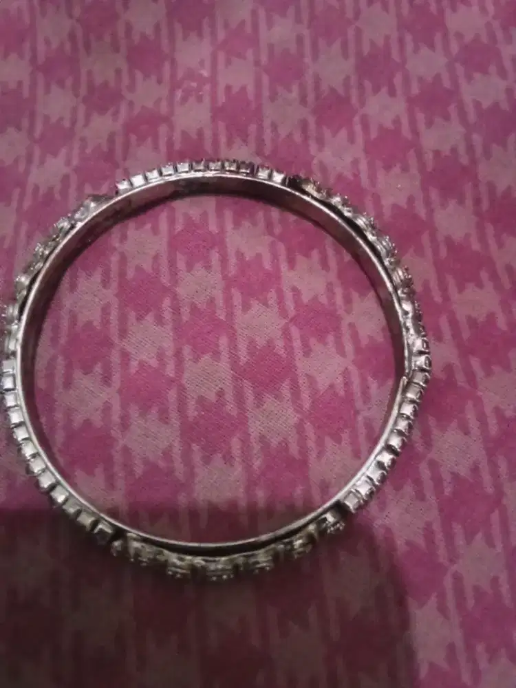 Gelang batu lock vintage