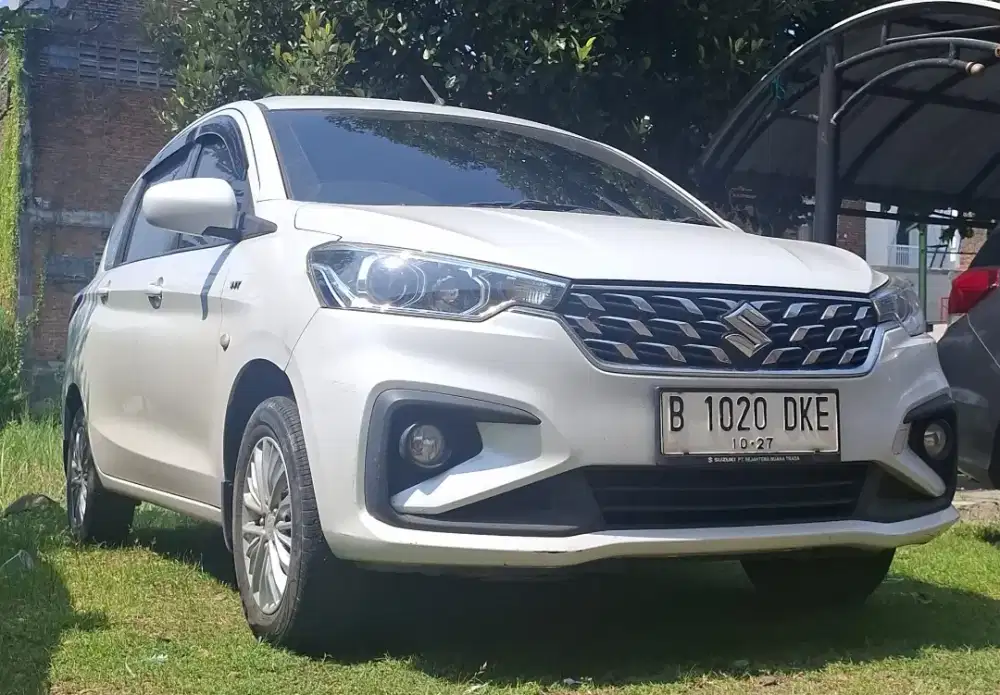 Ertiga GL matic putih 2022