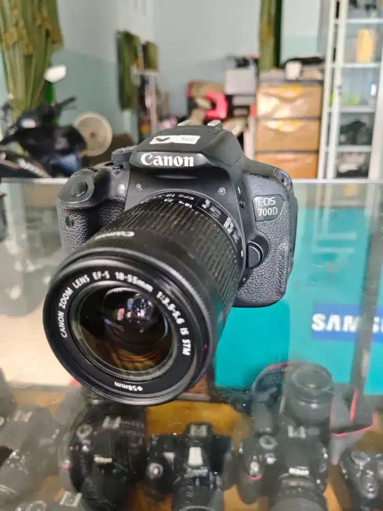 CANON EOS 700D KIT