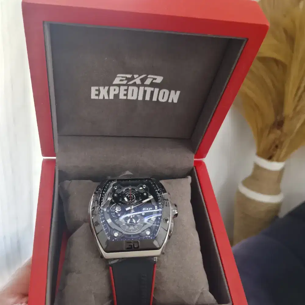 Jam tangan dari expedition E6800n