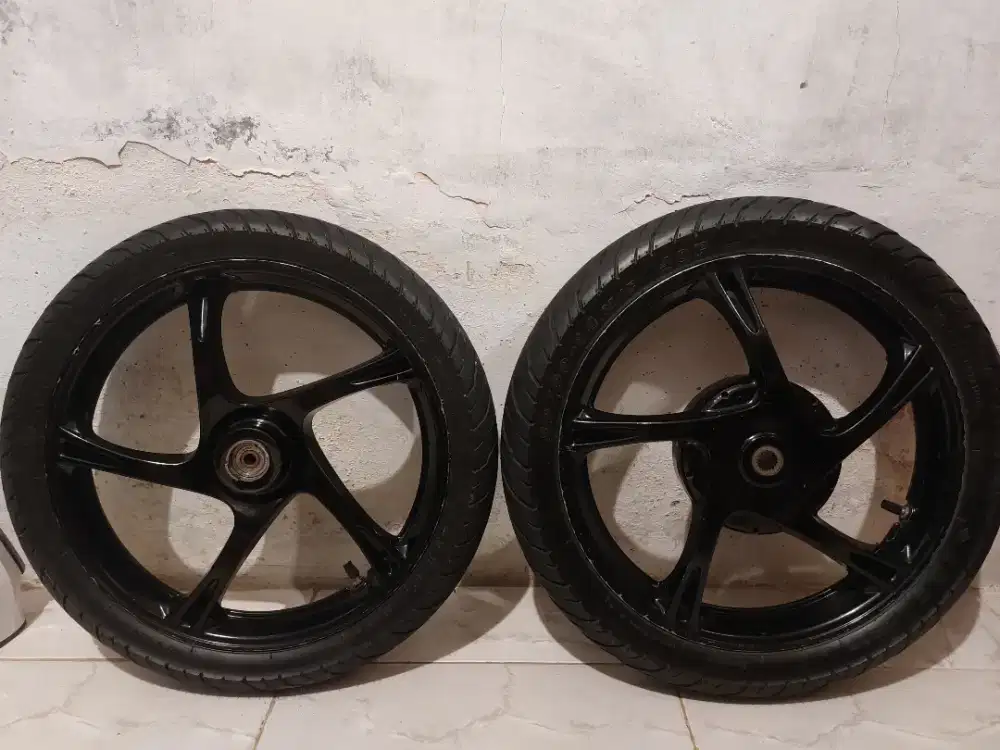 Jual velg mio smile original lengkap dngan ban msih tebal