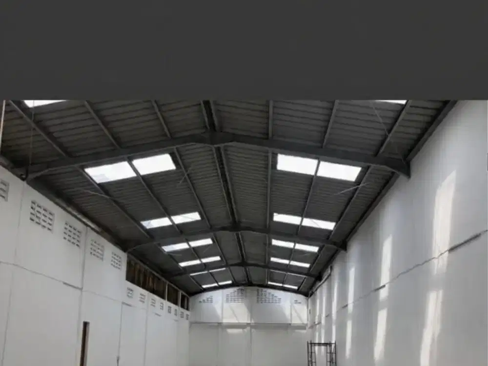 Dijual Gudang Siap Pakai Cocok untuk Usaha Lokasi di Pusat Kota Sayap Pajajaran Bandung