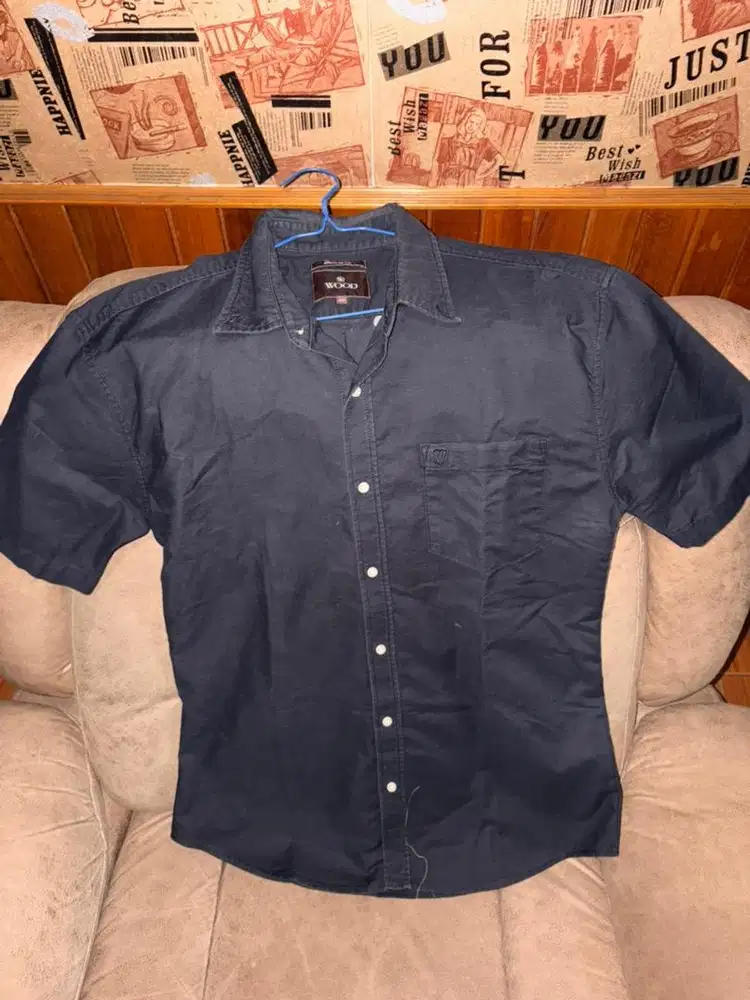 Kemeja Wood hitam