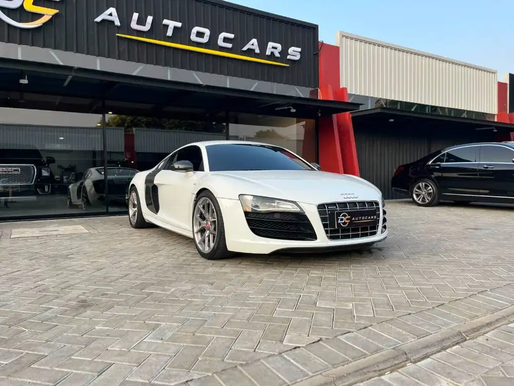 Audi R8 Coupe V10 5.2 FSI Quattro NIK 2010