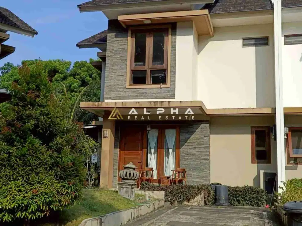 Dijual Rumah 2 Lantai Hook Tengah di Villa Panbil, Muka Kuning