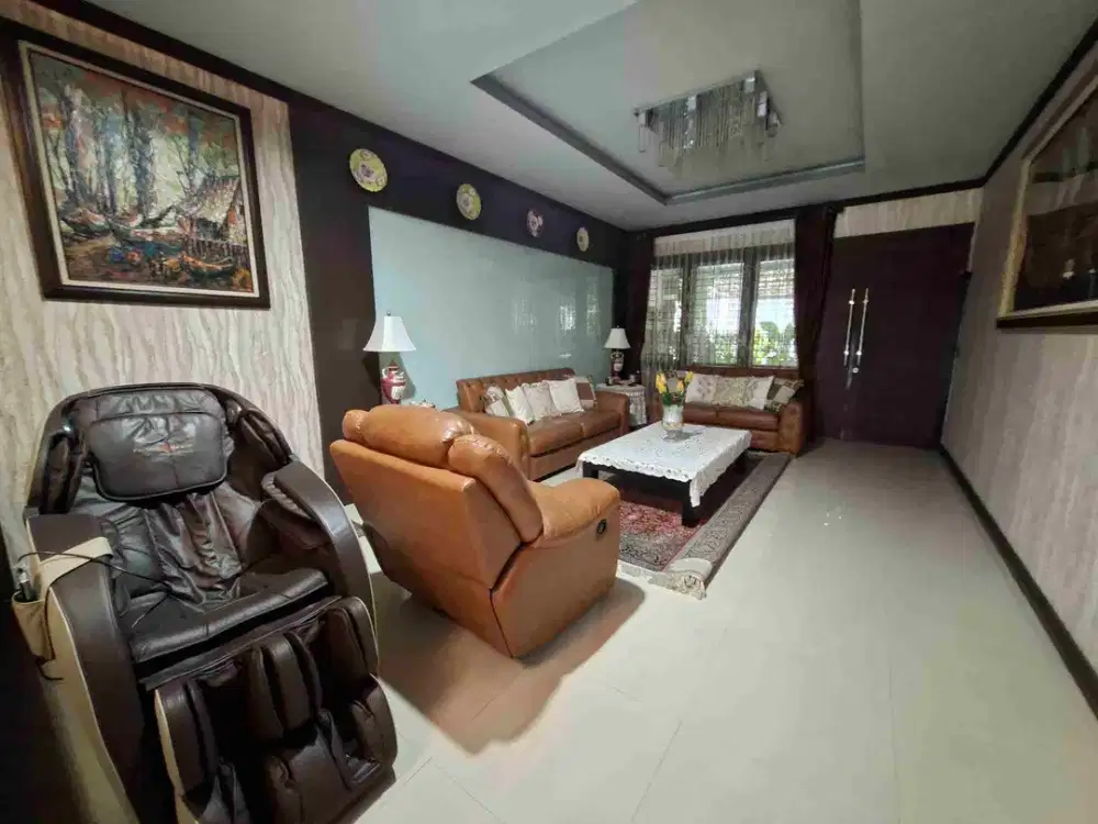 Rumah Tepi Danau Tatar Ratnasasih Kota Baru Parahyangan