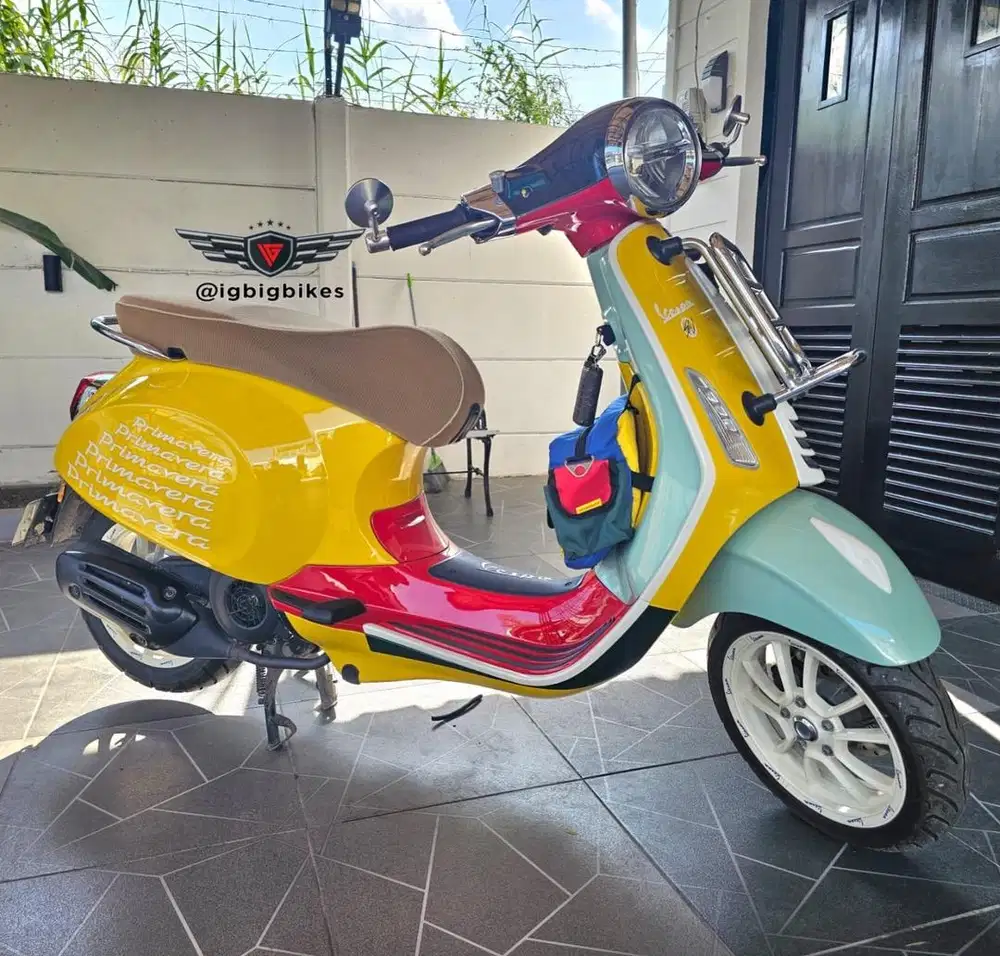 Vespa matic Vespa primavera X Sean wotherspoon 2020