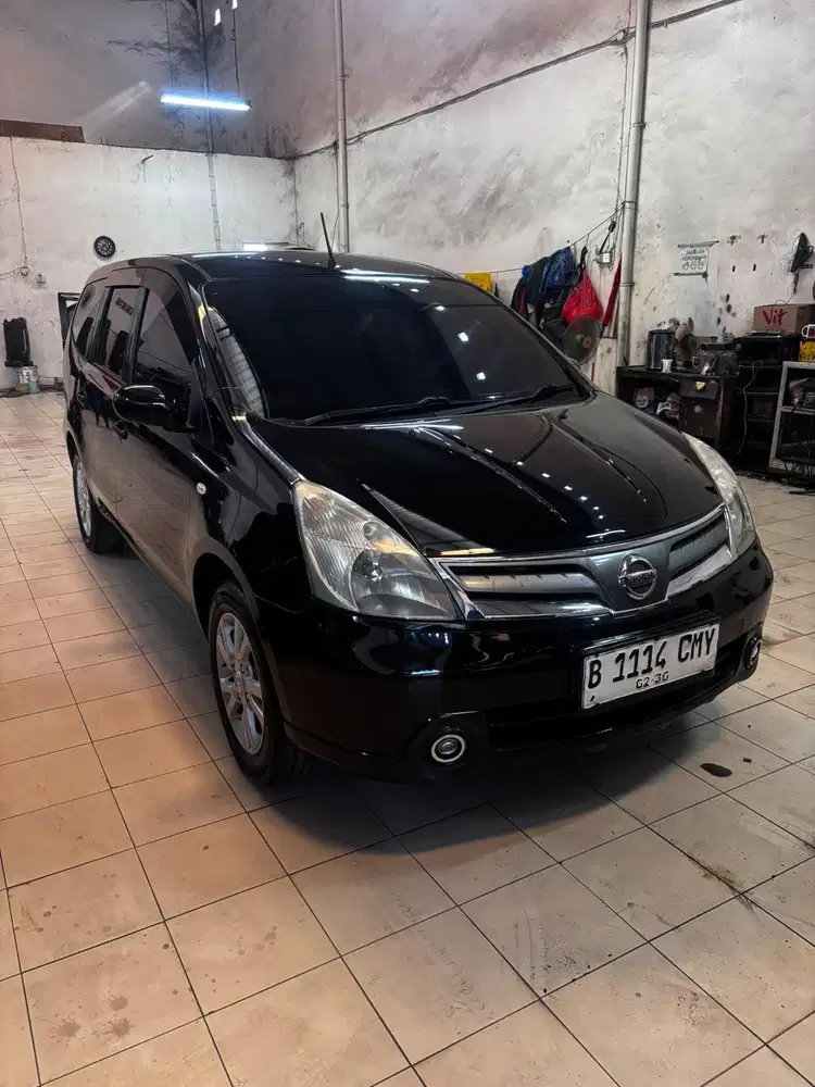 NISAN GRAND LIVINA 2013 METIK HITAM
