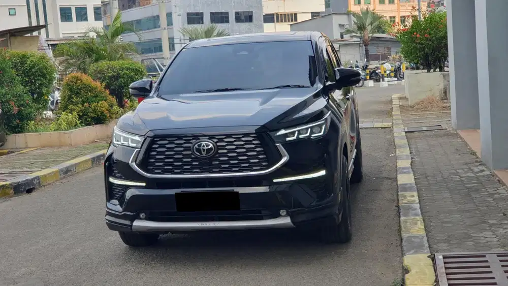 Toyota kijang innova zenix q hybrid modelista tss 2023 hitam