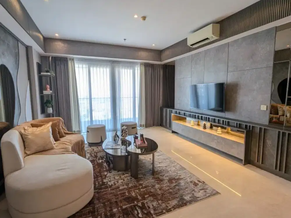 APARTEMEN ONE ICON 3 BR PRIVATE LIFT FULL FURNISH TENGAH KOTA SURABAYA